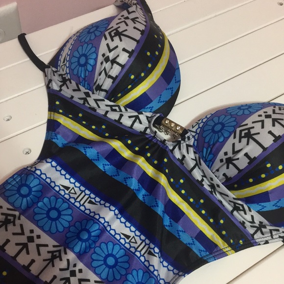 Bathing suit - Picture 2 of 2